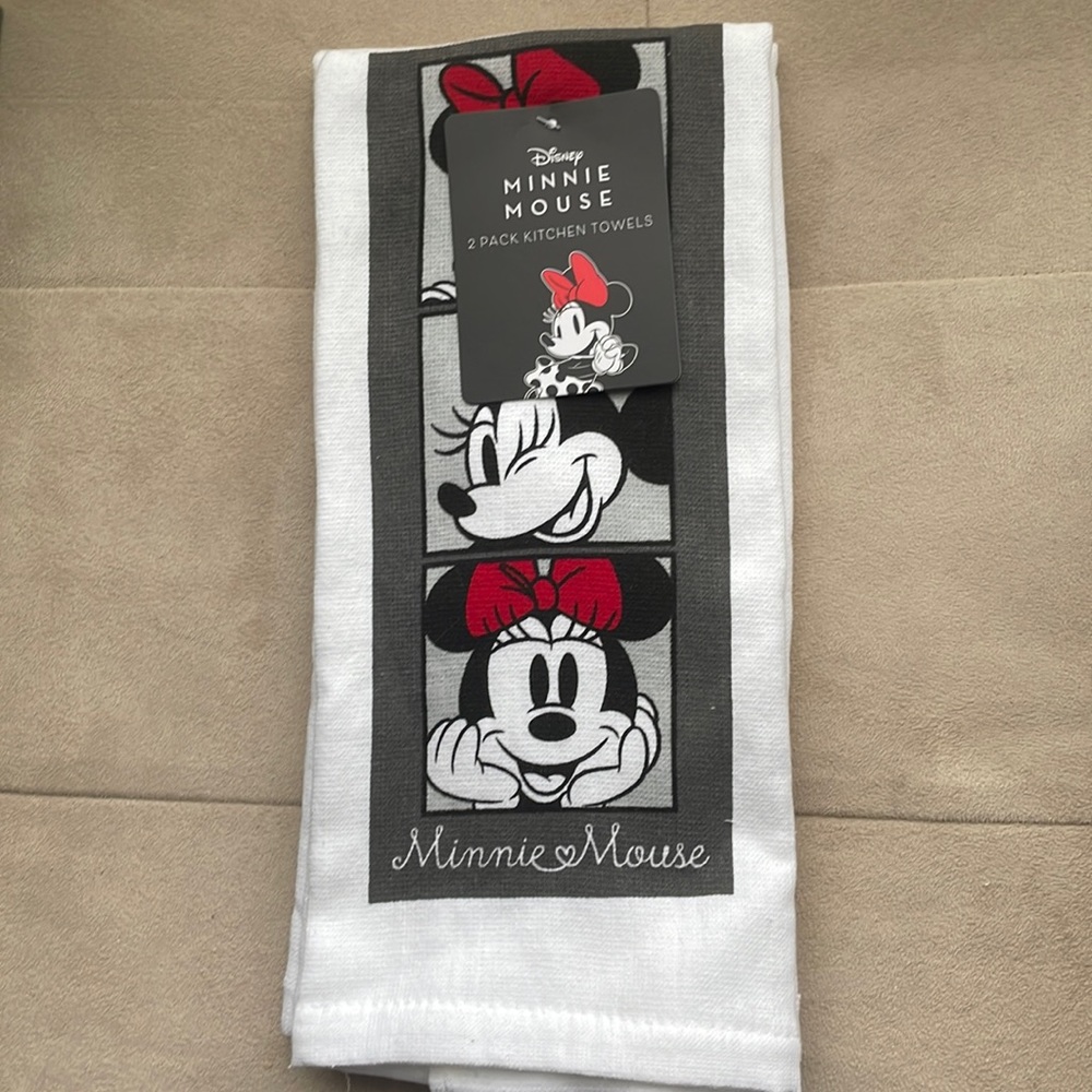 NWT Disney Minnie Mouse kitchen towels